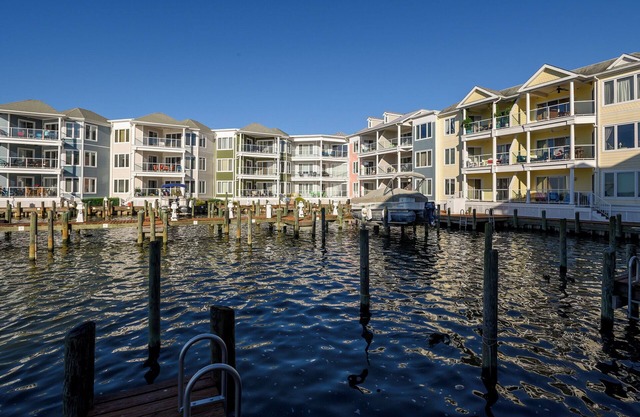 Sunset Bay Villa 109 - Spectacular Waterfront on Chincoteague Island!