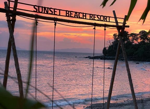 Sunset Beach Resort Weh