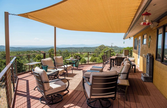 Sunset Haven | Mountain Views, Shuffleboard!