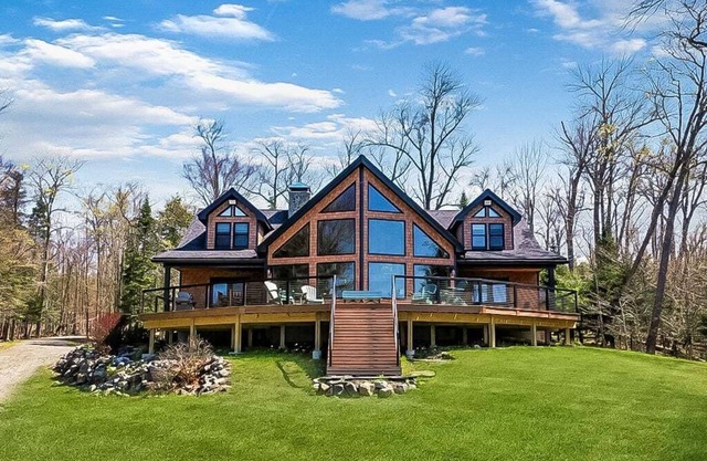 Sunset Lodge (Waterfront on Moosehead Lake with Breathtaking Views!)