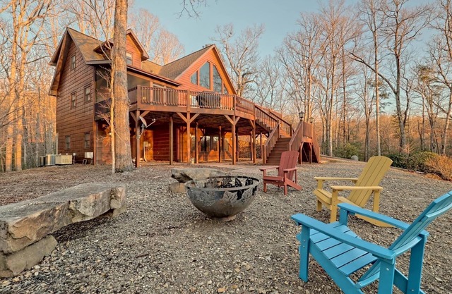 Sunset Mountain Views- Spacious Luxurious cabin