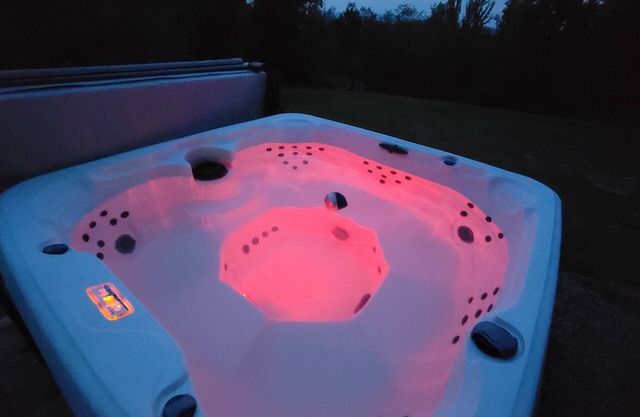 Sunset Paradise - Wh · Hot Tub! Pet Friendly! Exotic Mountain Cottage!