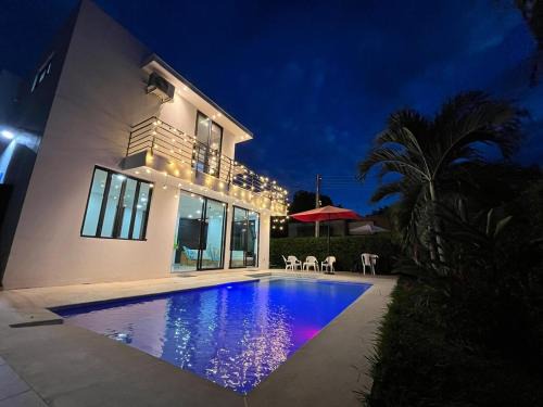 Sunset Private Villa in Ricaurte