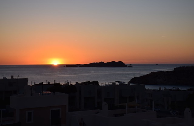 Sunset & Seaview House for 6 close to Tarida beach, very well located. SPA for 4