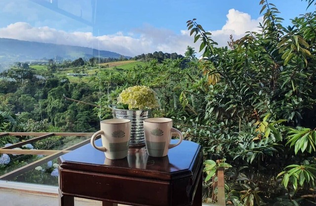 Sunset Suite near Poas Volcano & SJO Airport