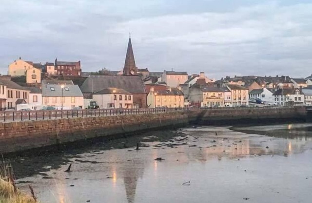 SUNSET VIEW, pet friendly, character holiday cottage in Maryport
