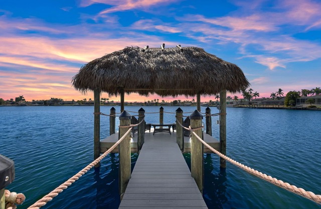 Sunset villa downtown Cape Coral