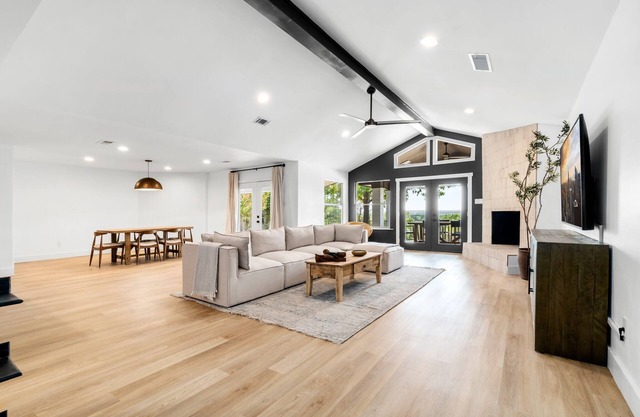 Sunsets Over Texas, Luxury Country Stay