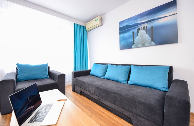 Sunshine Apartment - Cismigiu Gardens