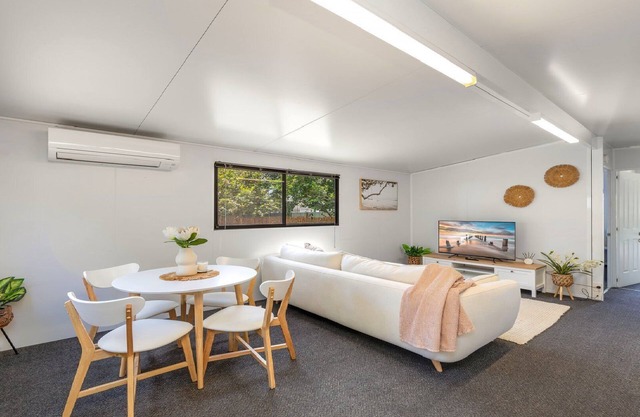 Sunshine Cottage by HolidayCo.