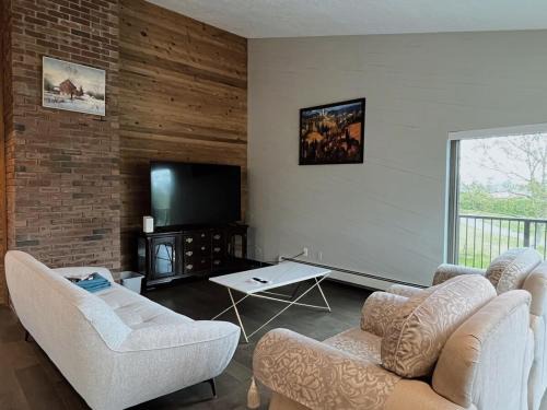 Sunshine garden 5 bedrooms2 living rooms3 bathrooms1 kitchen