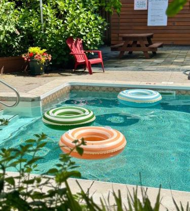 Sunshine Lodge Inn