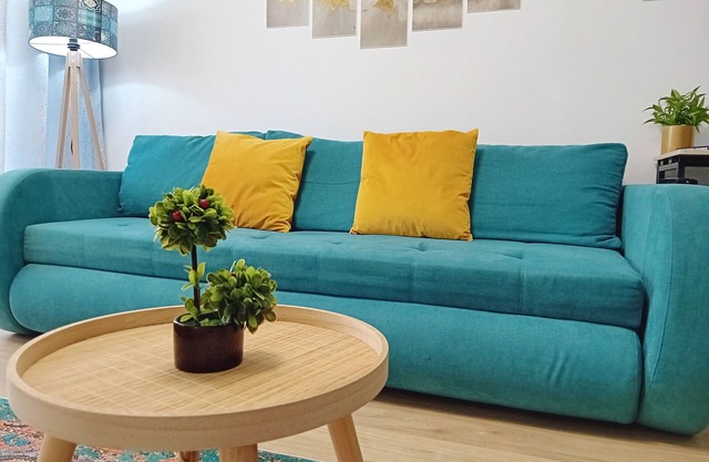 SUNSHINE - New & Quiet 1BR Apt, Business area, near Airport, Highway A3, Subway