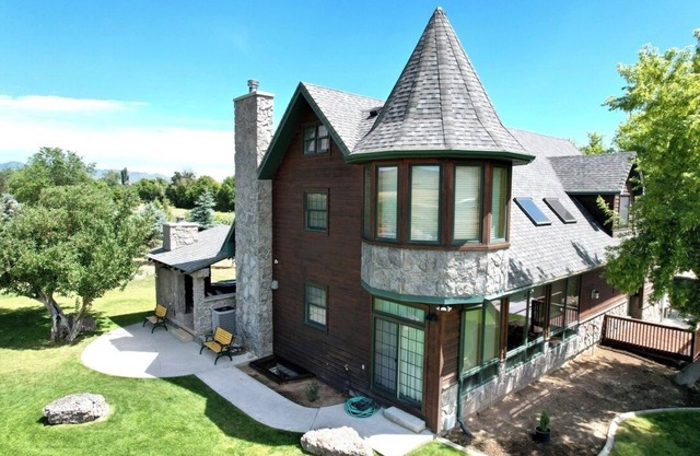 SUNSHINE RANCHnElegant Country Retreat