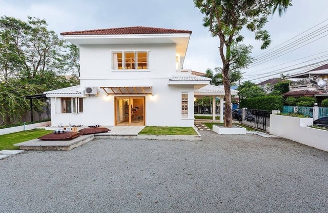 Sunshine Villa Chalong