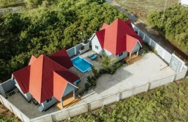 SunVilla - Private Pool, 2 Houses & games