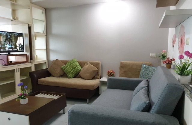 Supalai Park PhahonYothin 21- modern - 1 br condo near JJ market, BTS