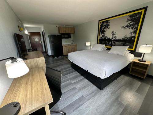 Super 8 by Wyndham Alexandria LA