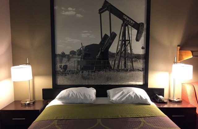 Super 8 by Wyndham Bedford DFW Airport West