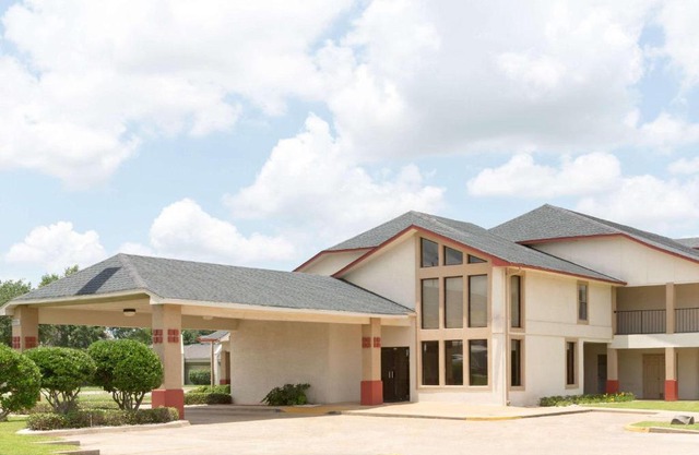 Super 8 by Wyndham Bossier City/Shreveport Area