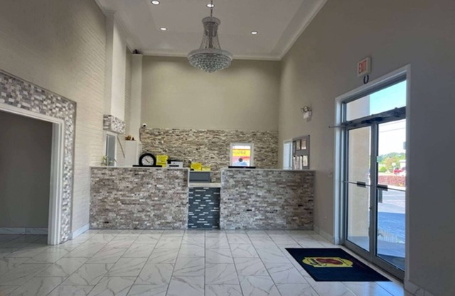 Super 8 by Wyndham Covington