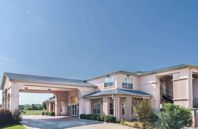 Super 8 by Wyndham Greenville