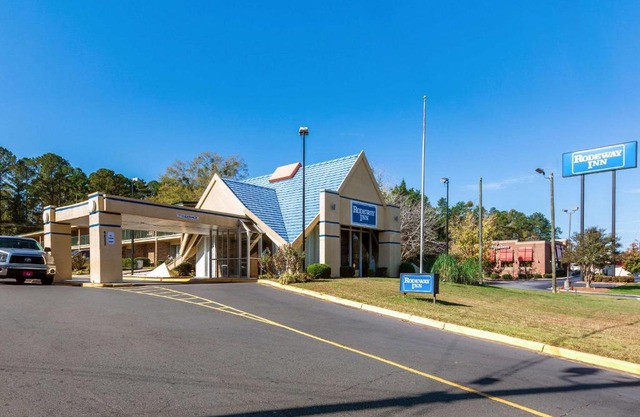 Super 8 by Wyndham Macon GA