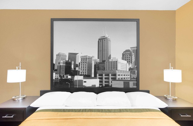 Super 8 by Wyndham Terre Haute