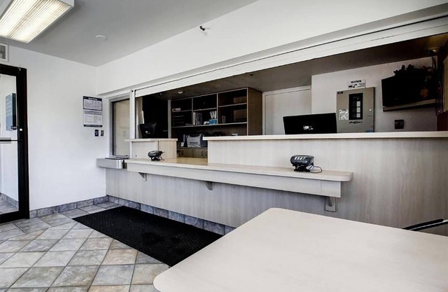 Super 8 by Wyndham Woods Cross/Salt Lake City North