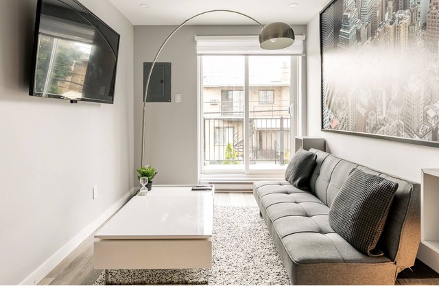 SUPER APARTMENT AT ANJOU FREE PARKING