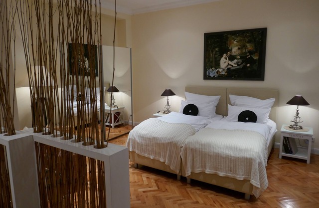 Super * * * * apartment at the main station with terrace, internet, washing machine