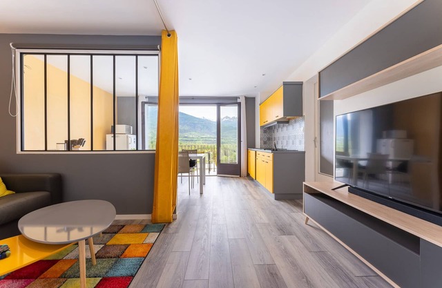 Super Appartement AU Coeur DE Plan D EAU VUE LAC ET Montagnes