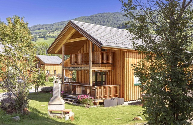 Superior Chalet # 8 with IR Sauna & whirlpool