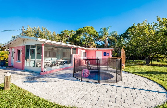 Super comfy cottage, close to the beach
