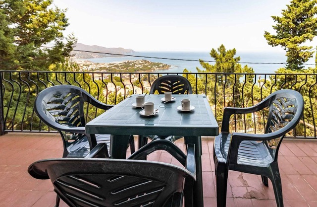 Super Fener 92 – apartment with terrace and views
