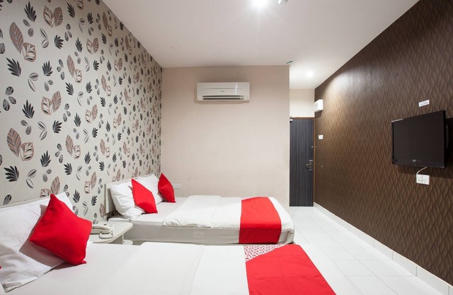 Super OYO 1163 Hotel Pulai