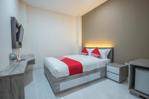 Super OYO 1487 Residence Khoe