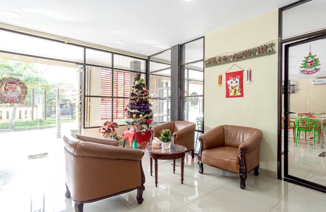 Super OYO 283 Helvetia Residence