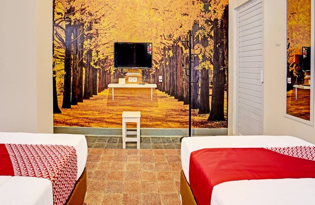 Super OYO 91618 Hotel Nawangwulan