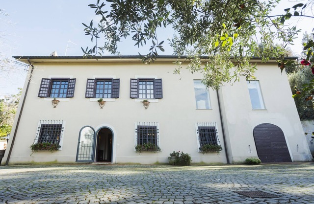 SUPER PRICE FOR YOUR HOLIDAY ! PRIVATE POOL-GARDEN -AIRCond-WIFI