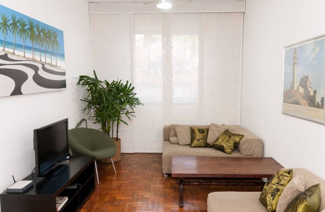 Super spacious apartment ideal for families, in Ipanema next to Farme!