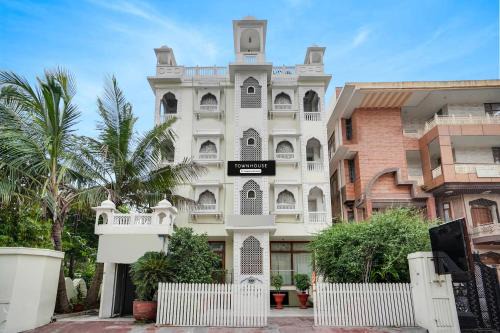 Super Townhouse Durgapura formerly Gumaan Heritage