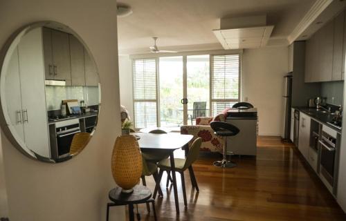 Superb 2 bedroom apartment next to the river