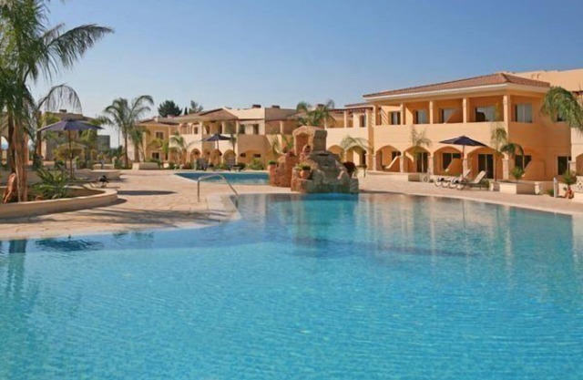 Superb 3 Bed, 3 Bath Penthouse Apt With Large Terrace & Super Pool & Sea Views