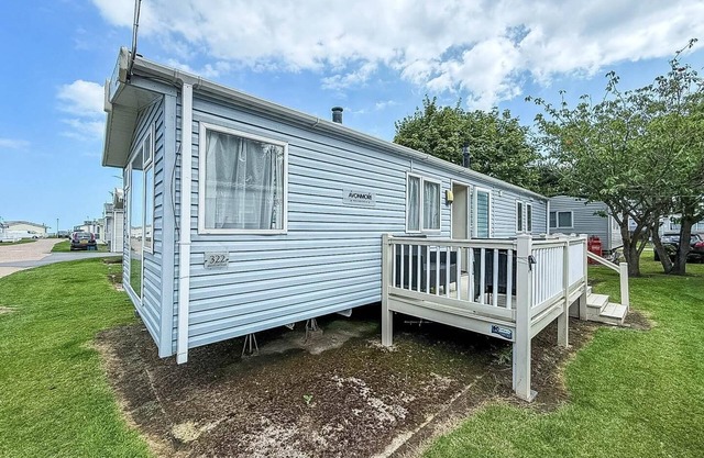 Superb caravan at Broadland Sands Holiday Park nearby Lowestoft ref 20322BS