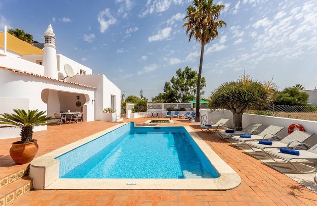 Superb Carvoeiro Villa | Villa Alegria do Sul | 7 Bedrooms | Perfect for Larger.