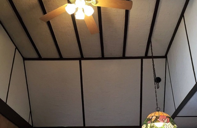 Superb chalet located directly in the village of St-Sauveur