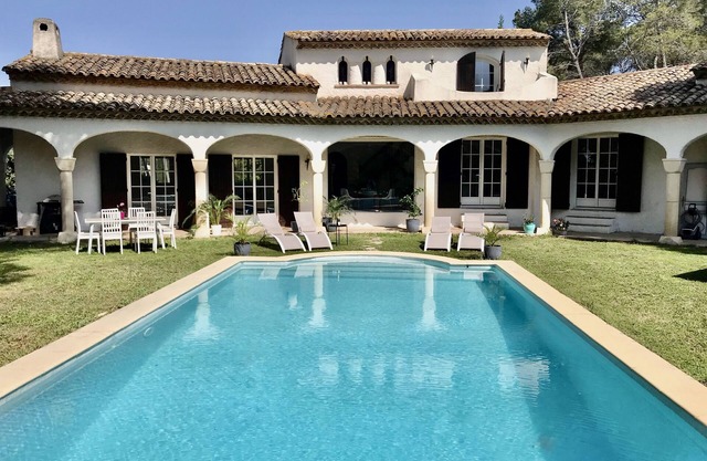 Superbe Villa Avec Piscine - Proche Montpellier - 4 Chbr - au Coeur de la Nature