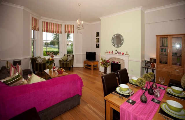 Superb, Ground Floor City Centre Apartment with private parking for 2 cars