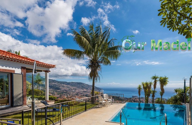 Superb large villa indoor & outdoor pool | Rostrum